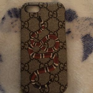 GUCCI iPhone 6/7/8 case. Snake pattern. Used a handful of times -like new